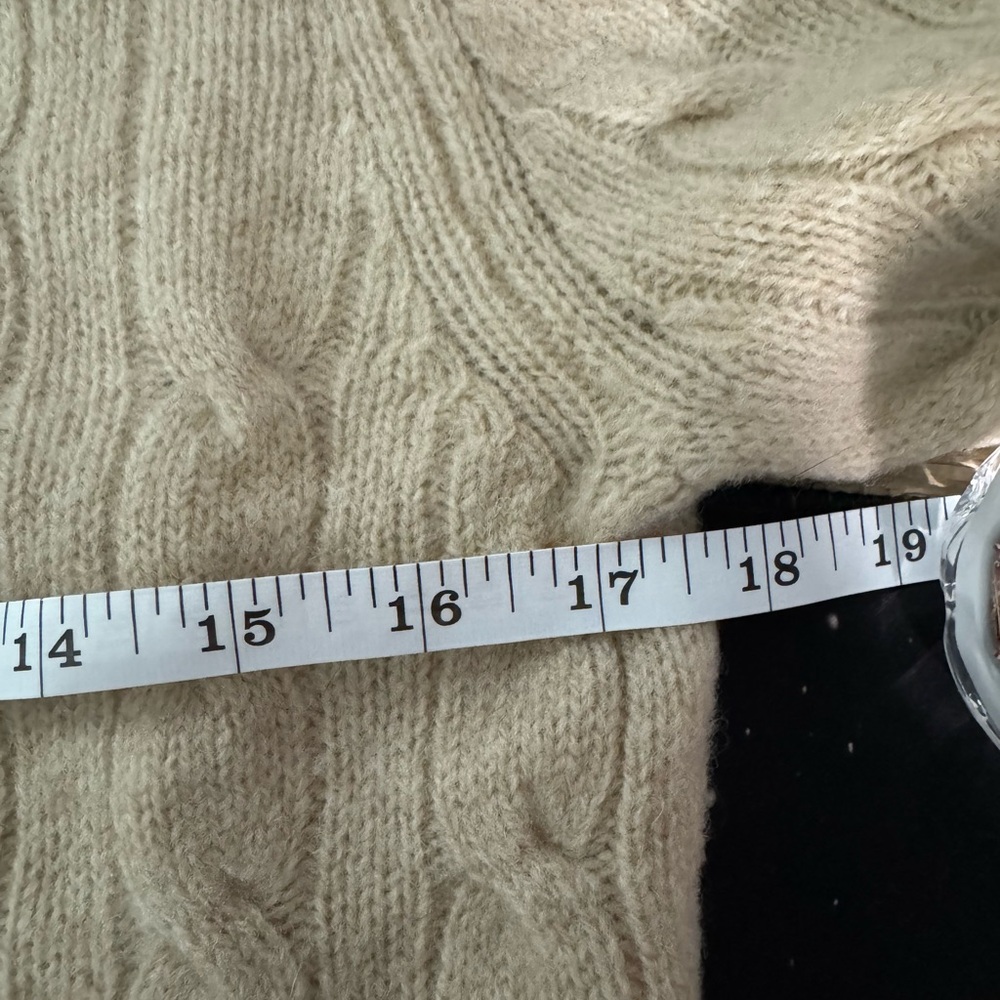 Women's Vintage Abercrombie Cream Knit Sweater size large. 100% Wool. - Picture 9 of 11